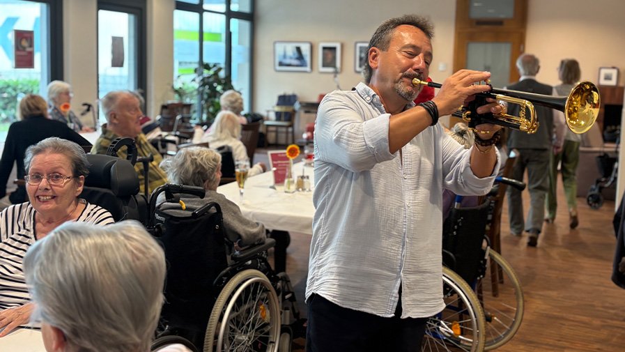 Tanztee in der B&ouml;lschestra&szlig;e