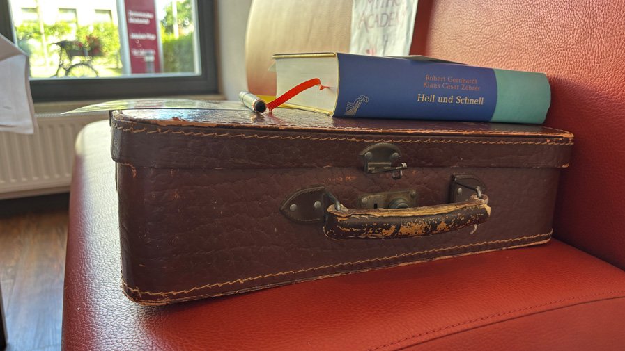 &bdquo;B&uuml;cherkoffer&ldquo; in der B&ouml;lschestra&szlig;e