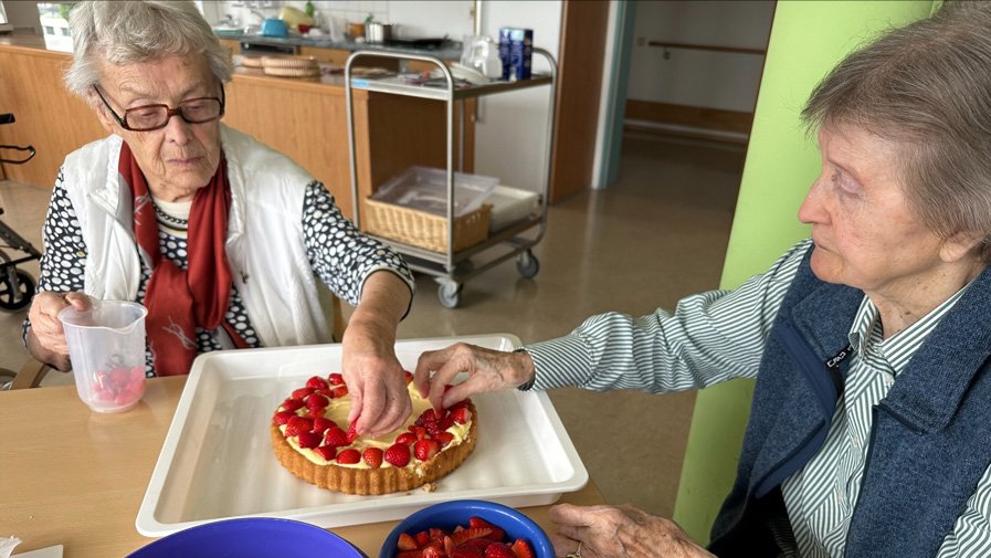 Erdbeerkuchen und Eiskaffee in Cham