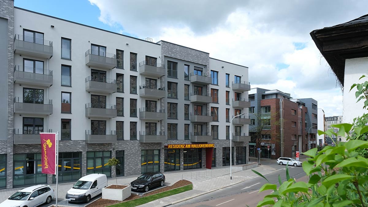 Der Eingang des Service-Wohnens der Residenz Am Hallorenring