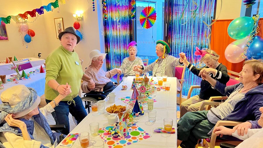 Faschingstreiben in der Seniorenresidenz Park Sanssouci