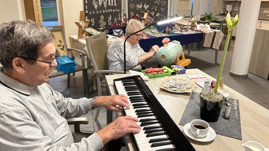 Kl&ouml;ppelausstellung der Mieterin Angelika Sachs