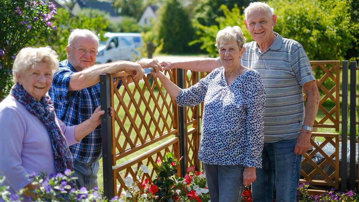 Senior*innentreff des Service-Wohnen Nächst Neuendorf im eigenen Garten